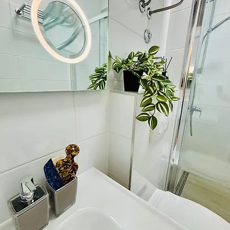 Sunny Elza 2 * Hvar Town