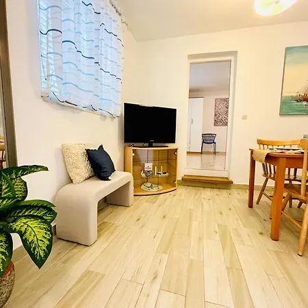 Apartament Sunny Elza 2 *